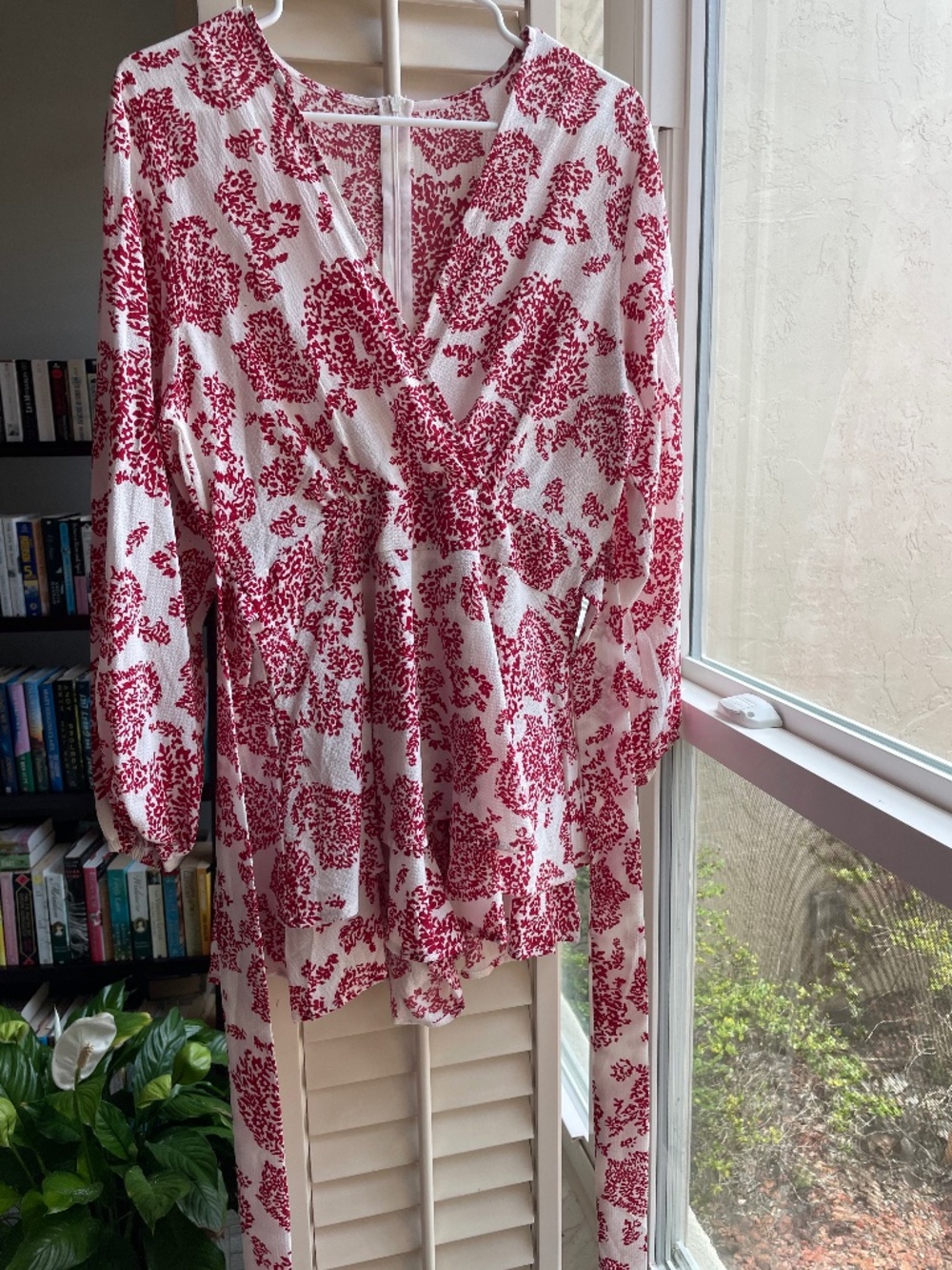 Beautiful patterned red and white dress, medium